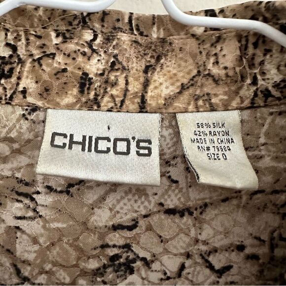 Chico's Button Front Blouse Silk Rayon Blend Snake Skin Print Women’s Sz S (0) - Picture 3 of 7